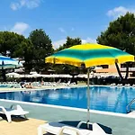 Apartament Cozy With Pool Access