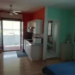 Cozy With Pool Access Apartament *